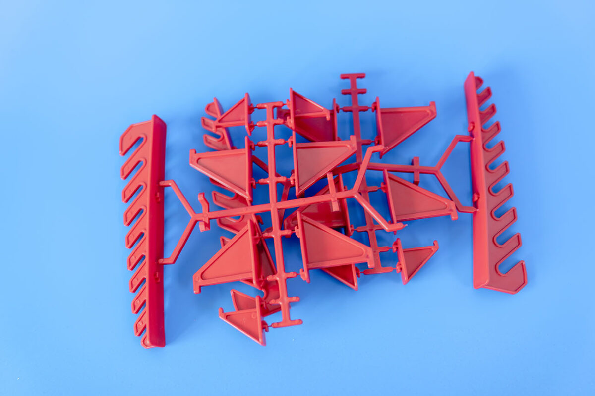 Part gating and wall thickness influence the quality of an injection molding process.