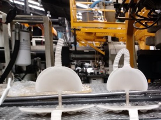 To avoid jetting the melt entering the cavity, a wall should always be encountered that guides flow growth in a laminar pattern—image: PM Tec Engineering.